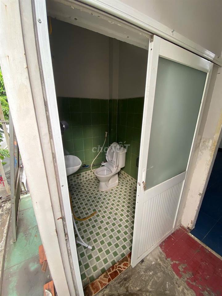 Nhà mặt đường hẻm ( rộng 12 m) 