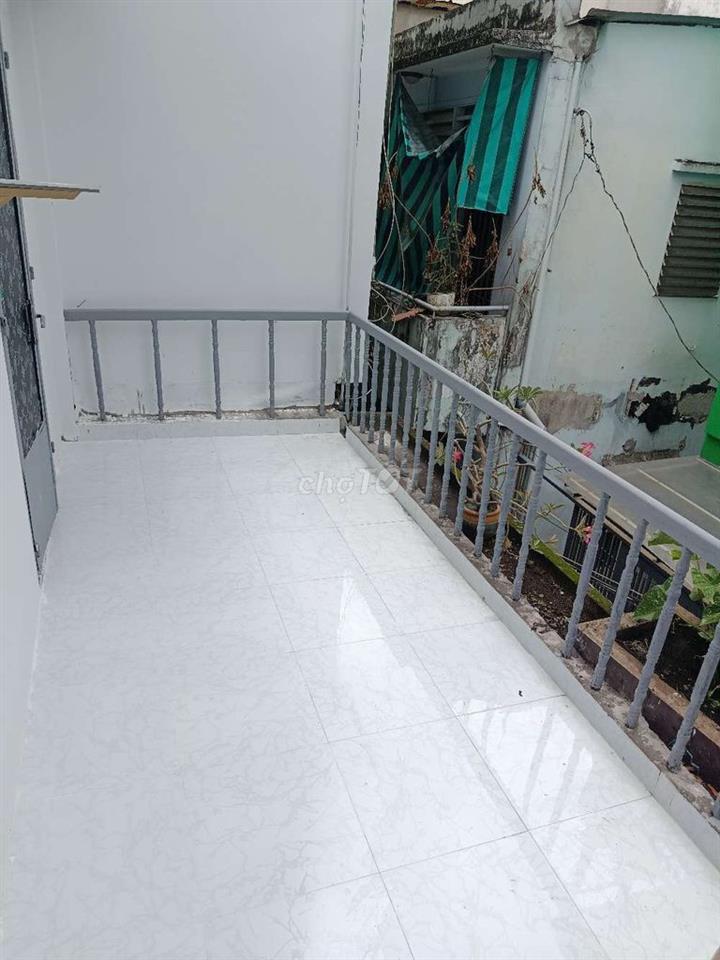 Nhà mới sửa 42/10 Nguyen Thuong Hien , Tret Lau,3PN Gia 11tr