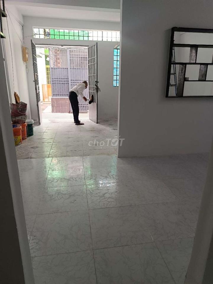 Nhà mới sửa 42/10 Nguyen Thuong Hien , Tret Lau,3PN Gia 11tr