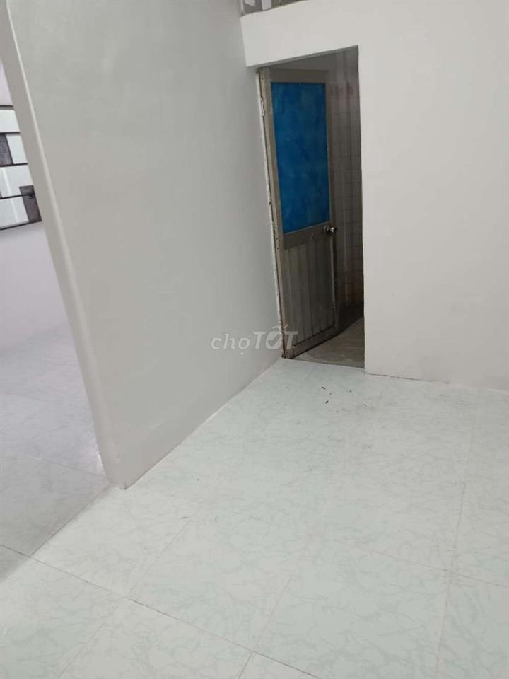 Nhà mới sửa 42/10 Nguyen Thuong Hien , Tret Lau,3PN Gia 11tr