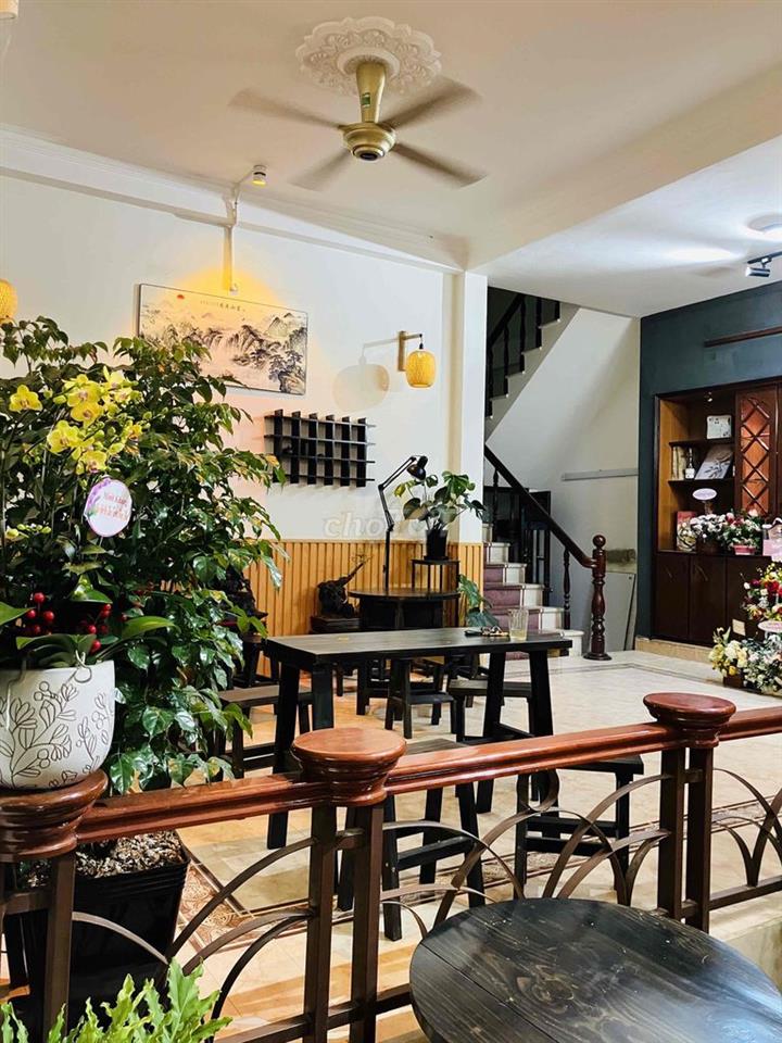 Cần sang quán cf mặt tiền Chu Văn An