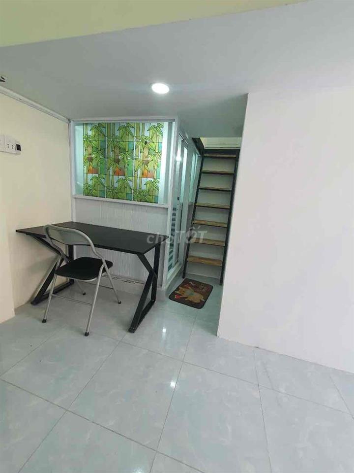 Chính chủ cho thuê CHDV 2 PN Ban Công