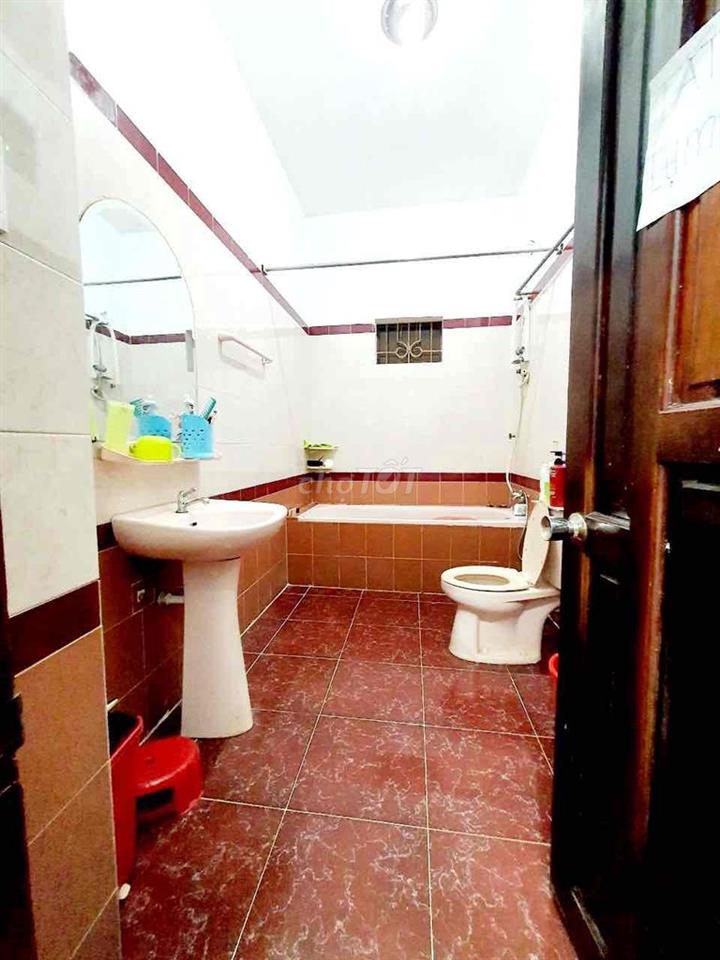 Chính chủ cho thuê căn hộ dịch vụ 2 Phòng Ngủ + Ban Công Rộng