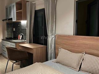 STUDIO TONE ẤM NGAY NƠ TRANG LONG