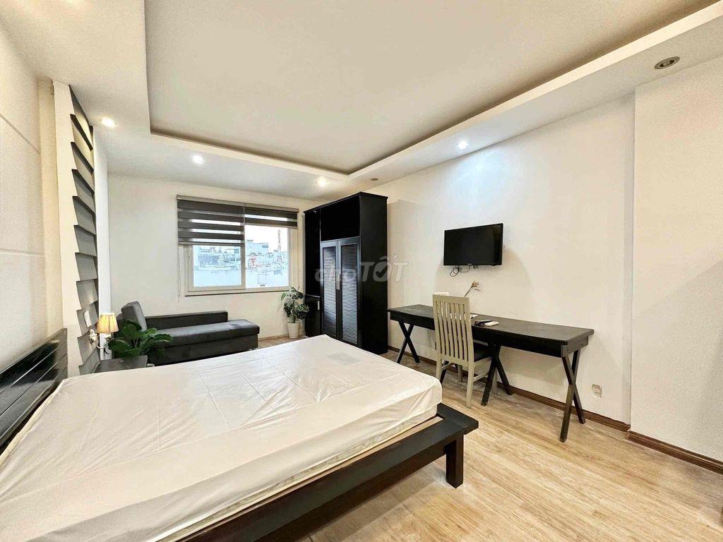 STUDIO MỚI TINH ĐI BỘ QUA UTH, HUTECH