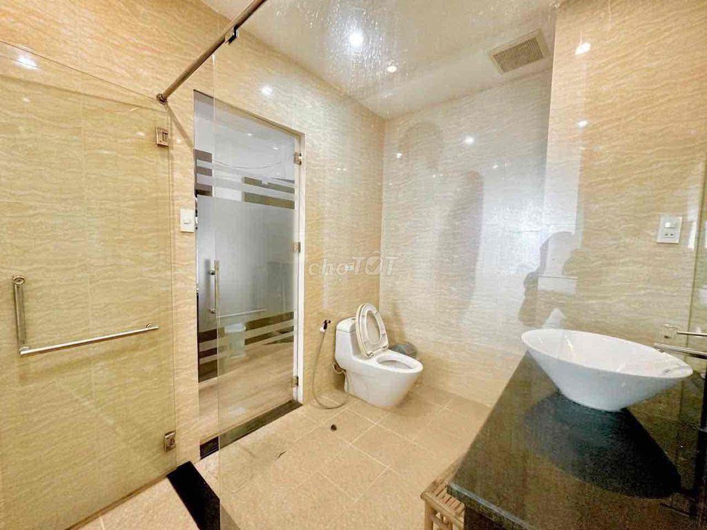 STUDIO MỚI TINH ĐI BỘ QUA UTH, HUTECH