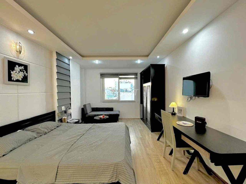 STUDIO MỚI TINH ĐI BỘ QUA UTH, HUTECH