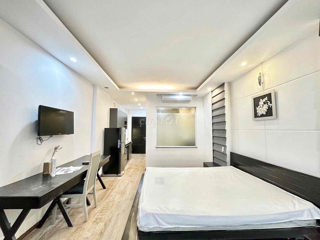 STUDIO MỚI TINH ĐI BỘ QUA UTH, HUTECH