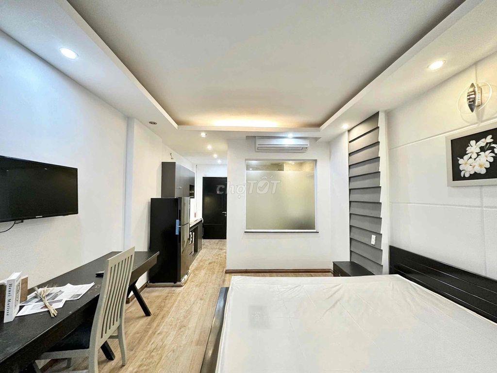STUDIO MỚI TINH ĐI BỘ QUA UTH, HUTECH