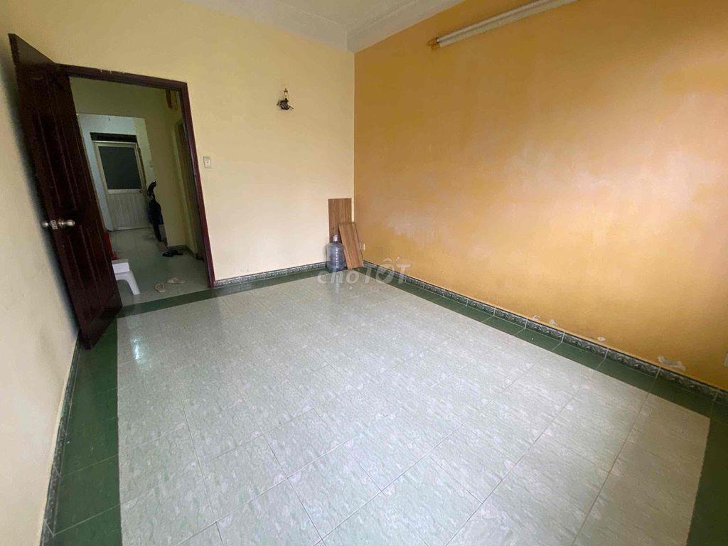 Phòng trọ mặt tiền đường Vạn Kiếp ,toilet riêng