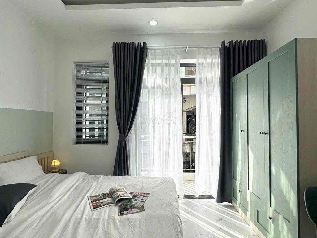 Căn Hộ Ban Công Full Nội Thất Ngay Công full Nội Thất