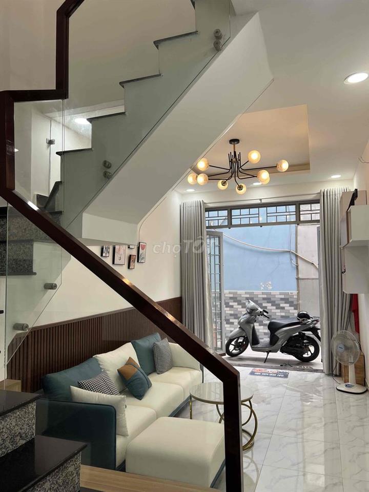 Bán nhà Emart phan huy ích, 33m2,2 tầng, SHR, công chứng ngay
