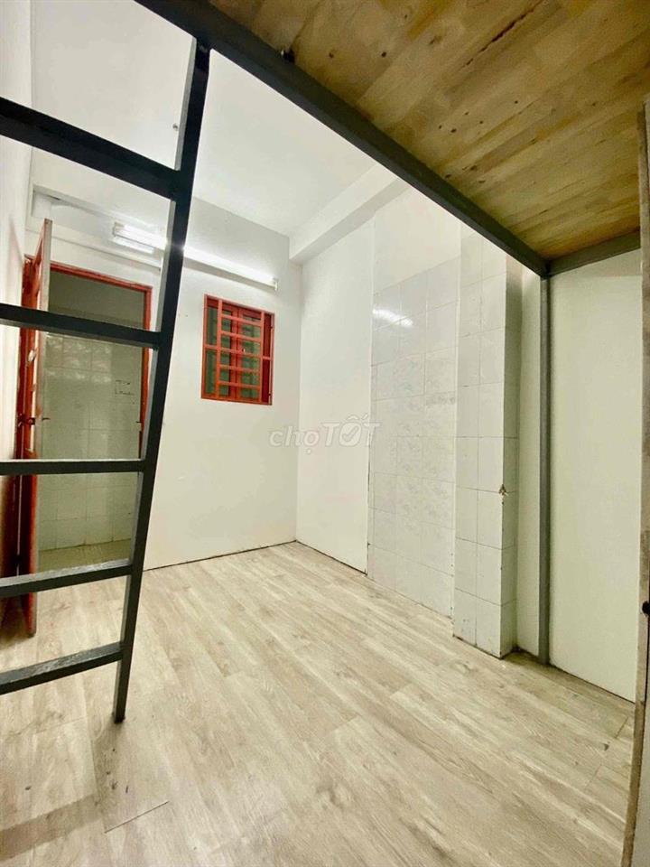 Phòng giá tốt sẵn kệ tủ và còn nhiều phòng khác
