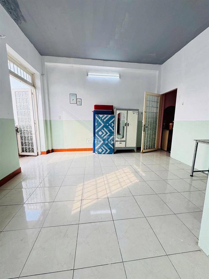 Vì chuyển cơ sở nên mình muốn pass lại phòng này 