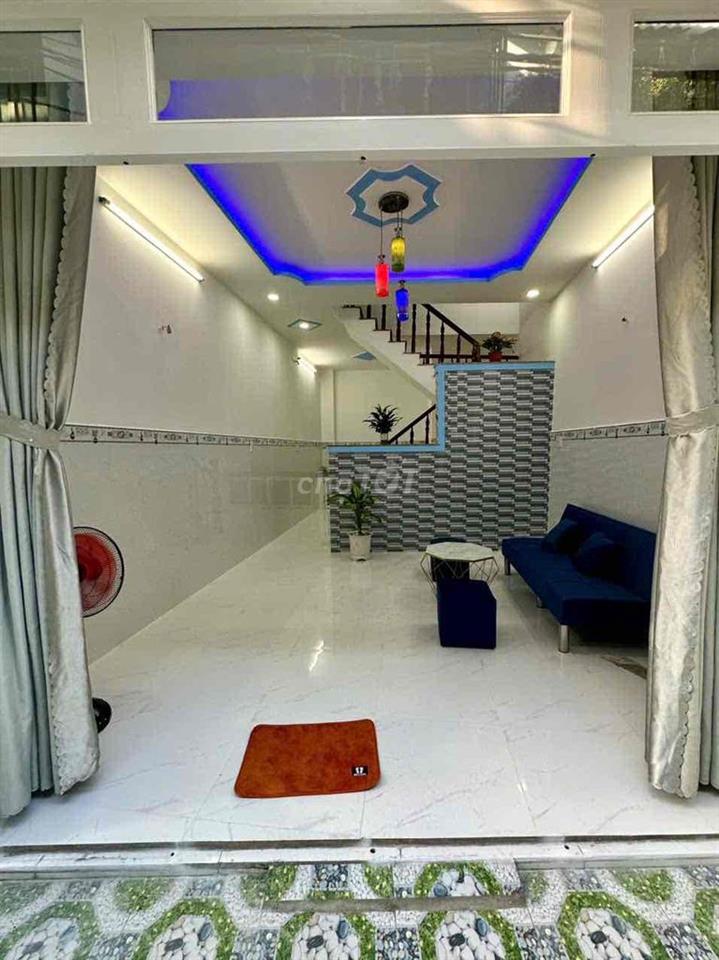 chính chủ bán nhà 40m ,sổ hồng sẵn . 430tr hóc môn