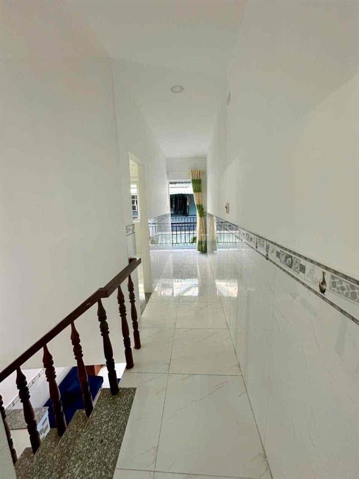 chính chủ bán nhà 40m ,sổ hồng sẵn . 430tr hóc môn