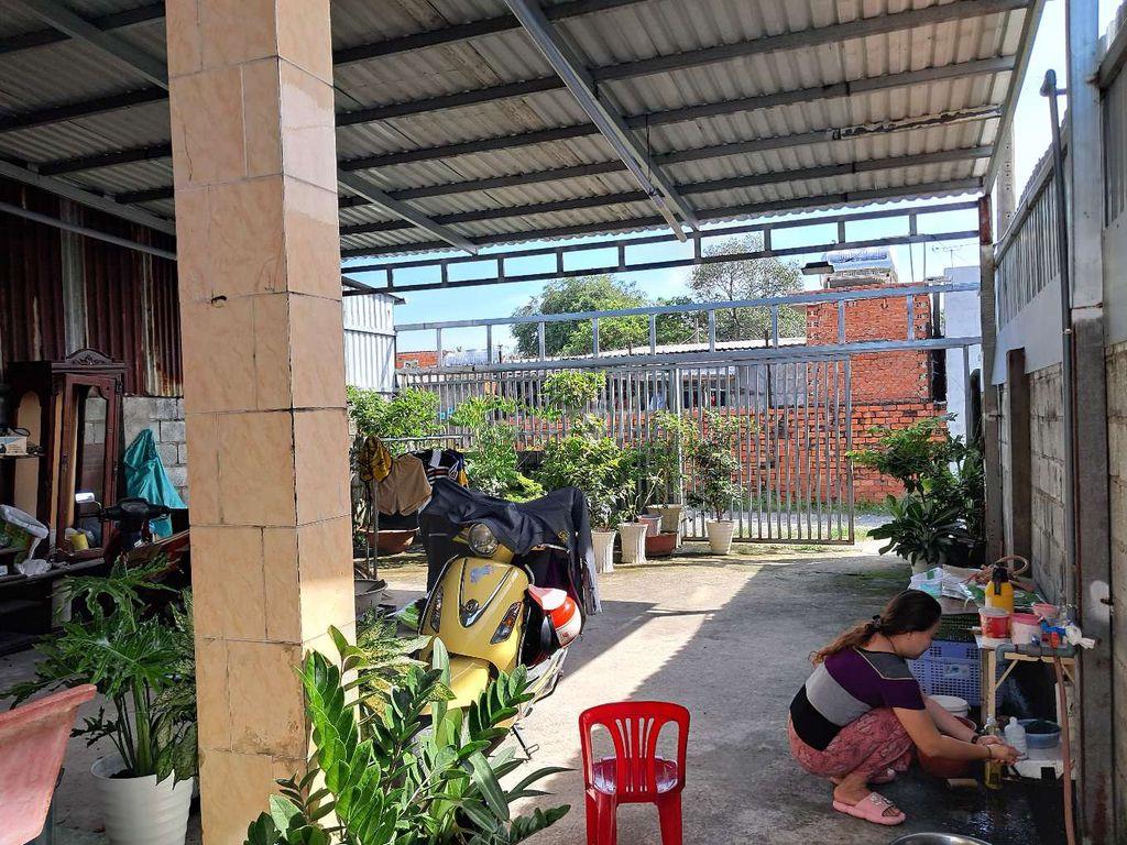 cho thuê nhà nguyên căn 240m2 hẻm xe hơi