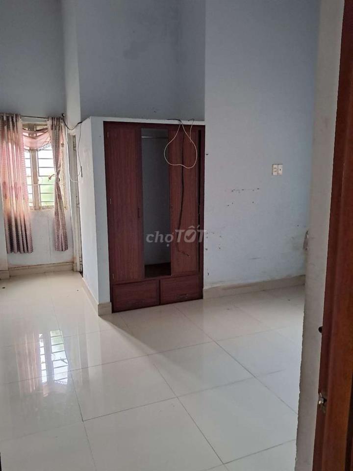 cho thuê nhà biệt thự và kho rộng 500m2 mặt tiền đườ sông lu-tỉnh lộ8 