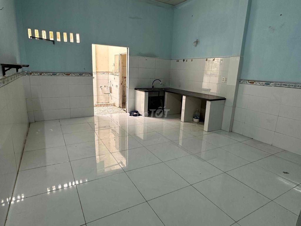 Nhà hốc Môn siêu rộng rải giá rẻ