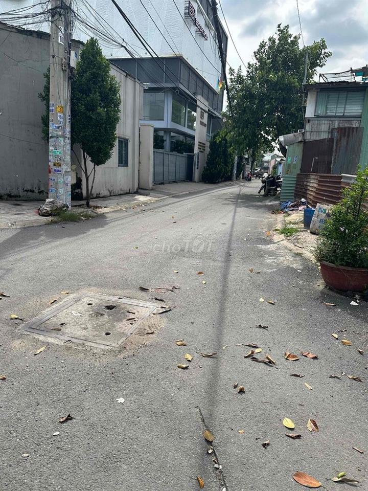 Nhà hốc Môn siêu rộng rải giá rẻ