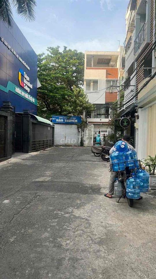 cho thue nhà nguyen can hẻm xe hoi .