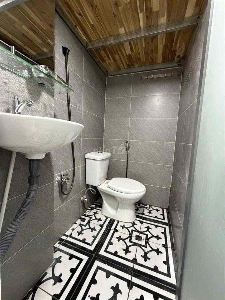 📍Phòng trọ sinh viên có gác có cửa sổ trời gần Quận 3 và Quận 10