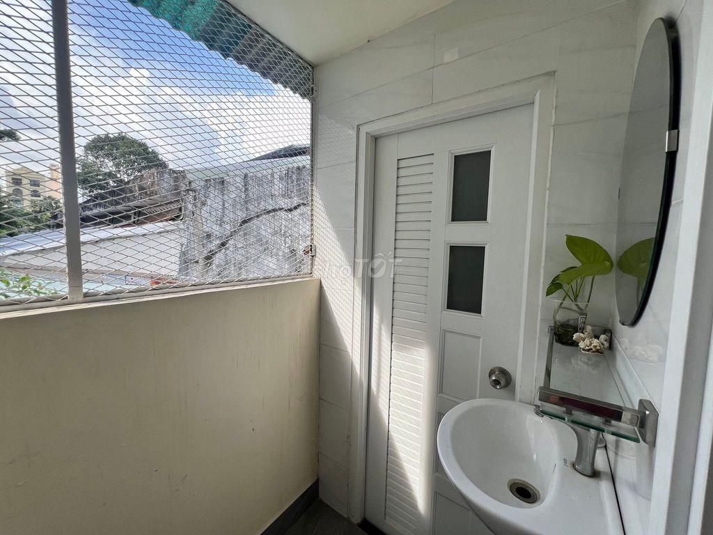 Nhà suốt nguyên căn tại hẻm xe hơi Nguyễn Khắc Nhu Q1 
