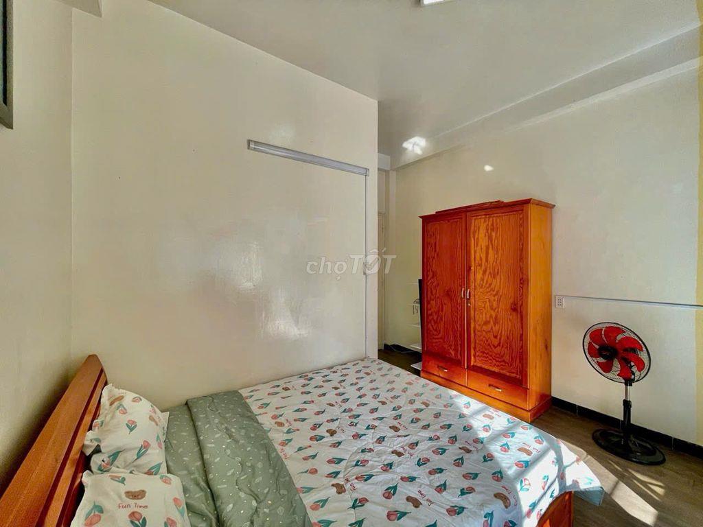 CHÍNH CHỦ CHO THUÊ PHÒNG FULL NỘI THẤT – SÂN RỘNG