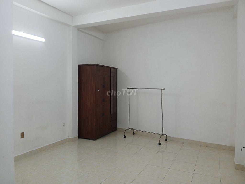 Phòng cho thuê 20m2 đường Cô Giang