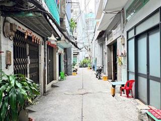 - Nhà 3 lầu giá siêu tốt