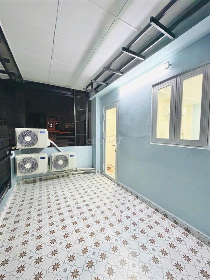 - Siêu phẩm nhà đẹp 3 lầu full nội thất
