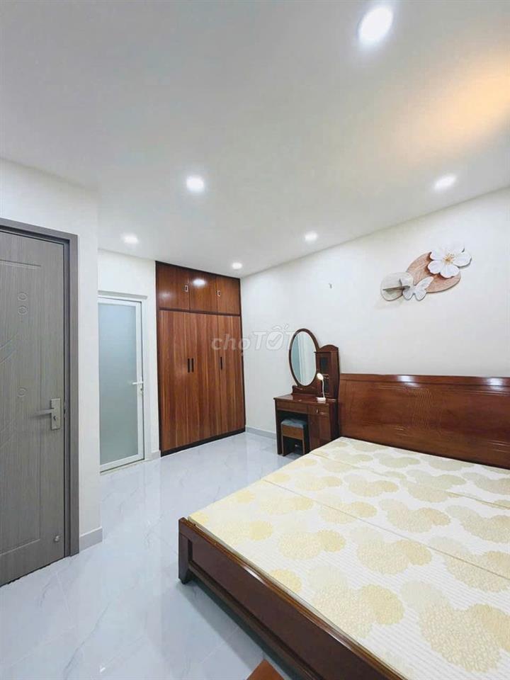 - Siêu phẩm nhà đẹp 3 lầu full nội thất