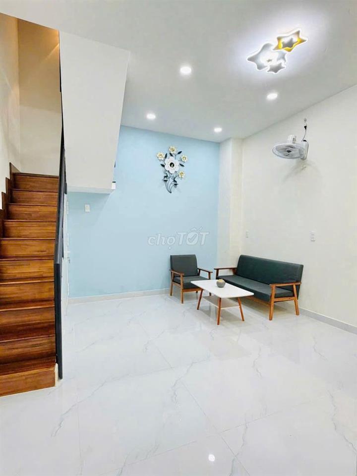 - Siêu phẩm nhà đẹp 3 lầu full nội thất