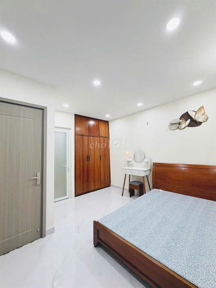 - Siêu phẩm nhà đẹp 3 lầu full nội thất