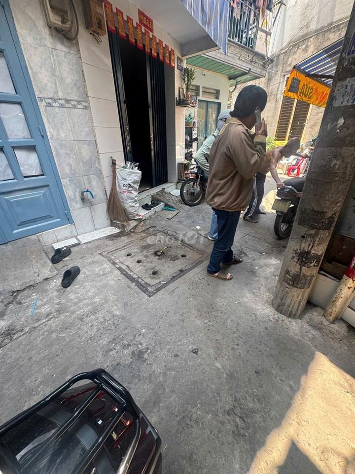 - Hàng hiếm nhà nhỏ 2 lầu