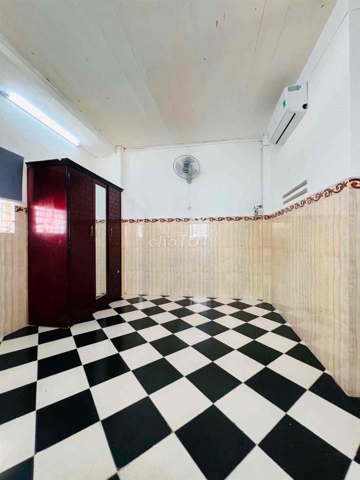 Cần tìm 3 bạn nam sinh viên ở ghép,  đã có phòng ở cách mạng tháng 8