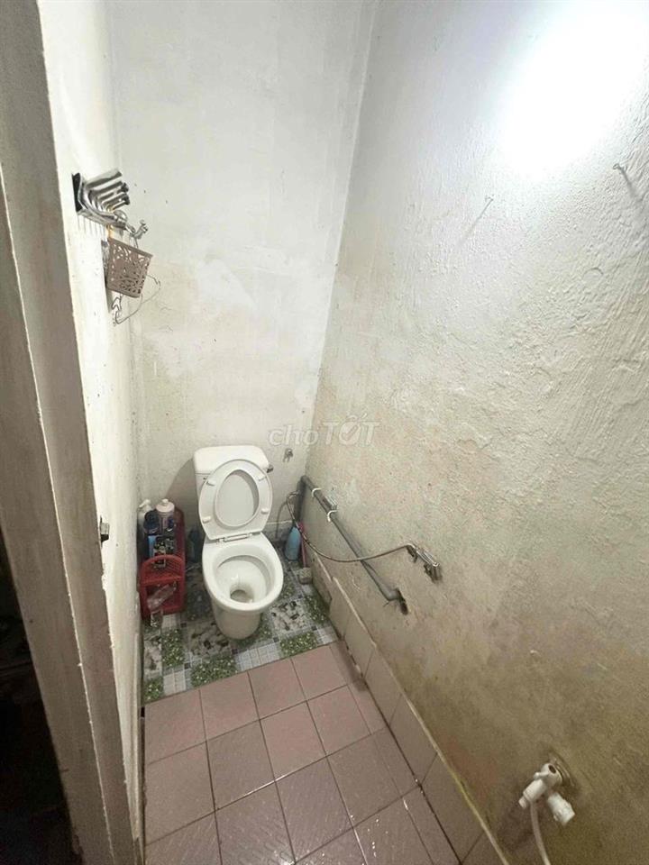Phòng trọ tầng trệt CMT8 quận 10