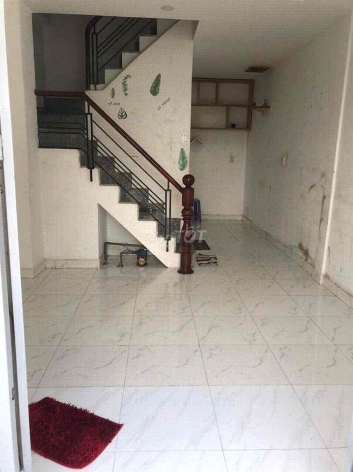 Cho thuê nha nguyên căn mặt tiền kênh thông thoáng