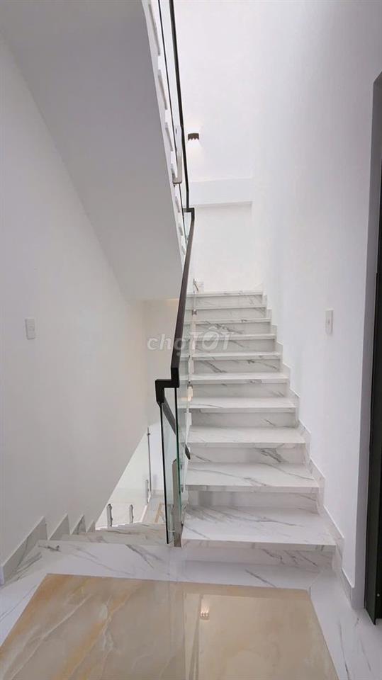 Bán nhà góc 2 mặt tiền thạnh xuân 21 gần chợ minh phát
