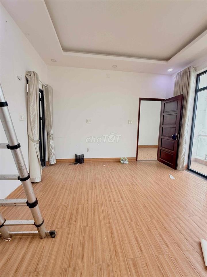💥PHÒNG BAN CÔNG- CỬA SỔ TRỜI NGAY CẦU THAM LƯƠNG , ĐH CÔNG THƯƠNG
