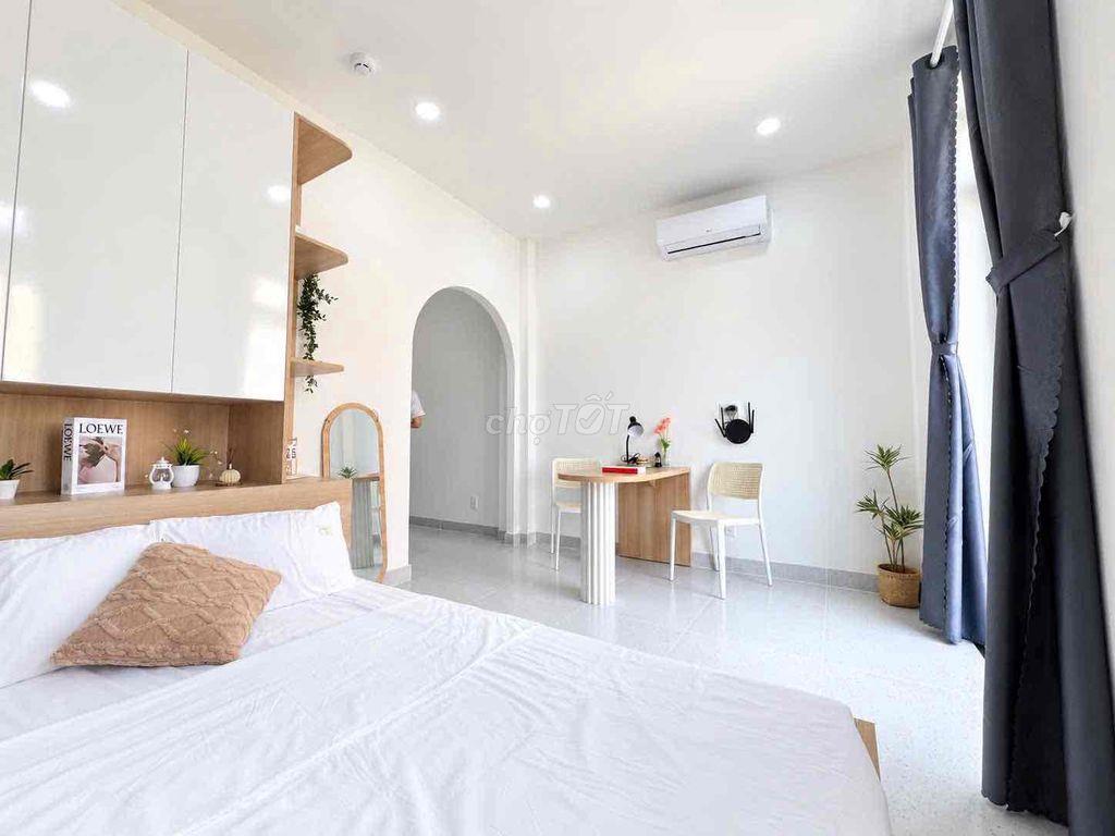 🔥NHÀ MỚI XÂY 🔥 1 PN - 1 PB - BAN CÔNG FULL OPTION GẦN VLU - NTTU - IUH