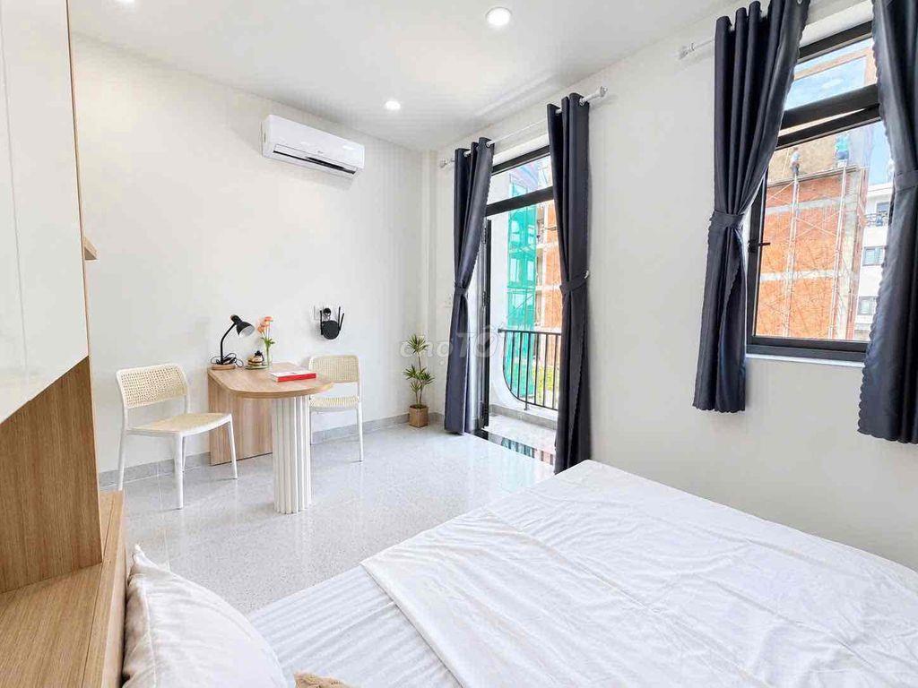 🔥NHÀ MỚI XÂY 🔥 1 PN - 1 PB - BAN CÔNG FULL OPTION GẦN VLU - NTTU - IUH