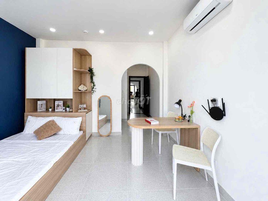 🔥NHÀ MỚI XÂY 🔥 1 PN - 1 PB - BAN CÔNG FULL OPTION GẦN VLU - NTTU - IUH