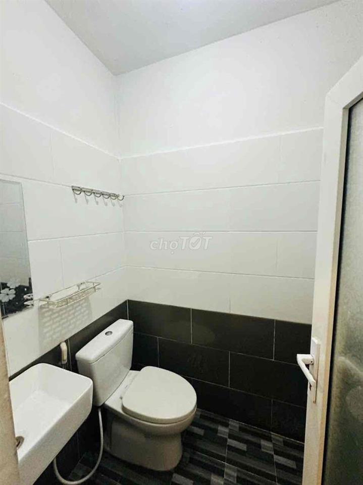 CHO THUÊ CHDV MỚI _ Full Nội Thất _ Có thang máy _ Gần ngã tư ga