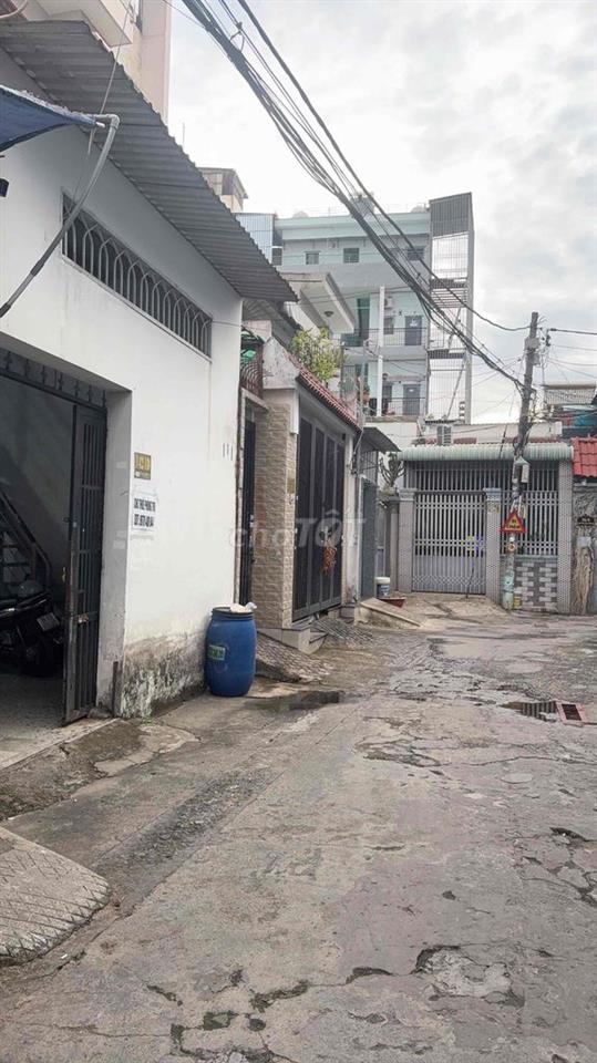 Đang trống 2 phòng cần 1 đến 2 người ở, gần cầu Tham Lương