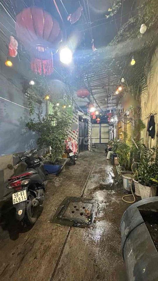 BÁN NHÀ MỚI QUẬN 4
