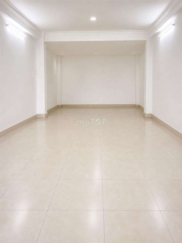 CHO THUÊ MẶT BẰNG TẦNG TRỆT 72M²  Q4