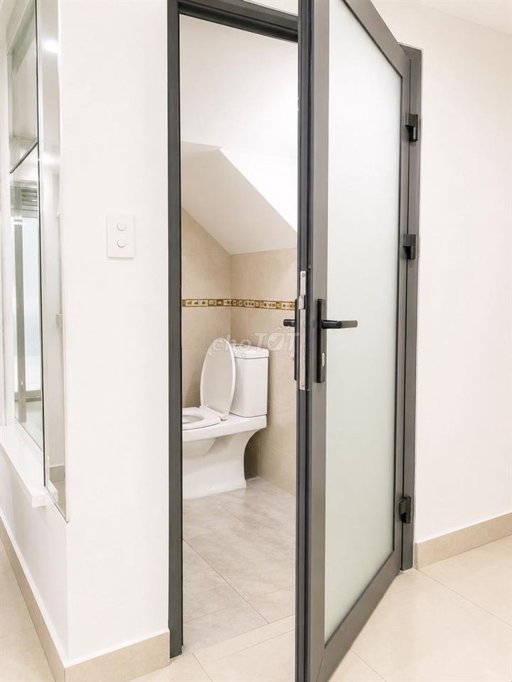 CHO THUÊ MẶT BẰNG TẦNG TRỆT 72M²  Q4