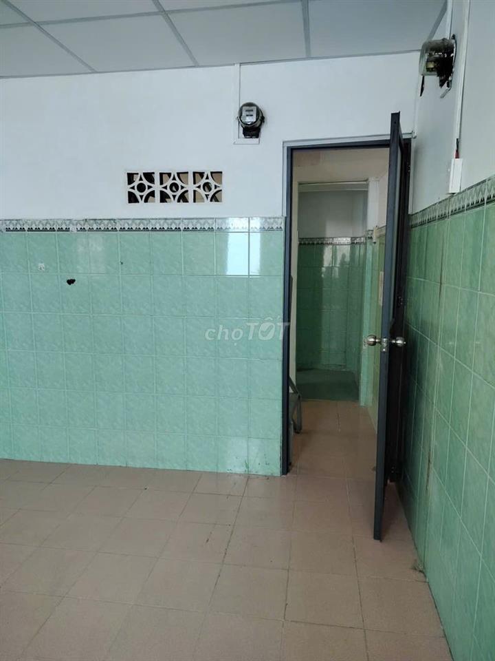 Cho thuê phòng trọ full 1 tầng riêng biệt, Đoàn Văn Bơ, Quận 4