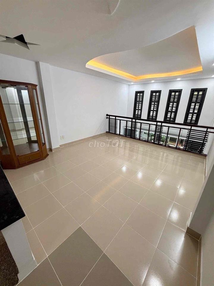 BÁN NHÀ KHU ĐỒNG BỘ AN NINH ngang 4m * dài 12m Q.TÂN PHÚ